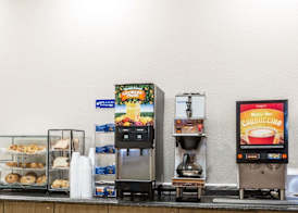 MICROTEL INN & SUITES BY WYNDHAM KANSAS CITY AIRP 5