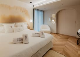 Hotel Petit Luxe 5