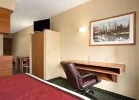 Days Inn & Suites by Wyndham Lafayette IN 4