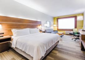 Holiday Inn Express & Suites WEST EDMONTON-MALL AREA by IHG 3