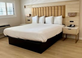 Nob Hill Motor Inn -Newly Updated Rooms! 5