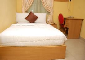 De Lawrence Court & Suites 4