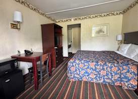 Rodeway Inn Dunmore 4