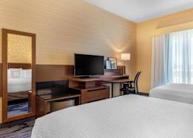 Fairfield Inn & Suites by Marriott Mebane 2