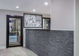 Super 8 by Wyndham Florence 2