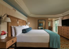 Edgewater Beach Hotel 3