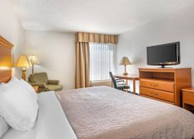 Quality Inn & Suites Near Amish Country 4