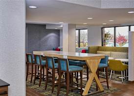 Hampton Inn Anchorage 3