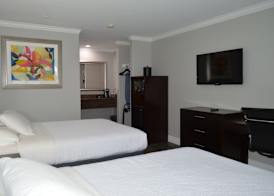 Fairview Inn & Suites 4