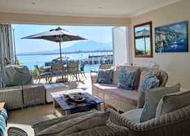 'The View' on Bikini Beach, Seafront, 2 bedroom, Sleeps 4 2