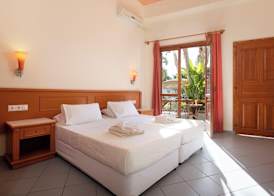 Aquarius Beach Hotel 5