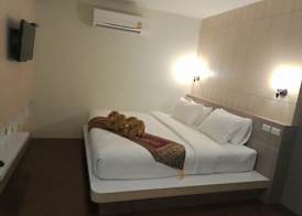 Charming Lipe Beach Resort 5