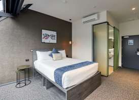 The Viv Hotel Wellington 4