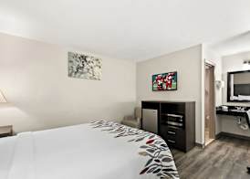 Red Roof Inn & Suites Duncan 4