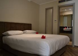 Rivoli Suites 4
