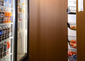 Days Inn & Suites by Wyndham Niagara Falls/Buffalo 2