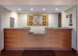 Comfort Suites Elkhart North 2