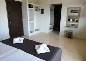 Carisa Suites and Apartments 4