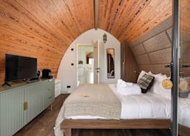 Bracken Hide Hotel 4