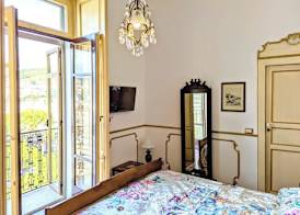 B&B Salerno Royal Suite Central Station 4