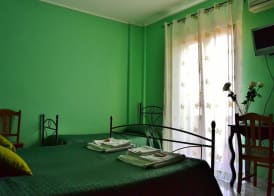 Yellow Room - B b S Elia 5