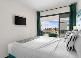 The Ritz Village Hotel 5