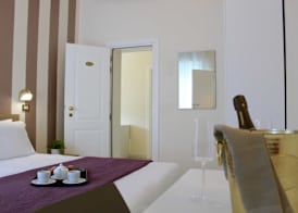 King Hotel 2
