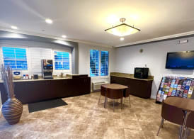 Harbor Inn & Suites 2