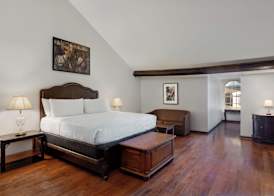Chateau Hotel 4