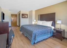 Days Inn by Wyndham Le Roy/Bloomington Southeast 4