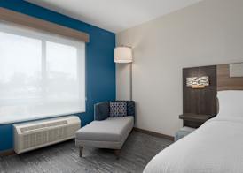Holiday Inn Express & Suites Alexandria by IHG 5