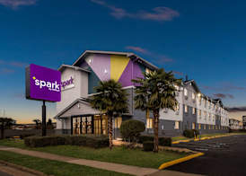 Spark by Hilton Norfolk 3