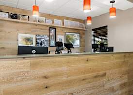 Country Inn & Suites by Radisson, Hinesville, GA 3