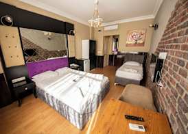 Royal Garden Suite and Hotel 5