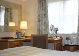 Best Western Chilworth Manor Hotel 4