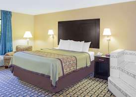 Days Inn by Wyndham Andalusia 4