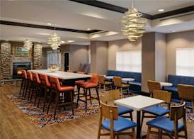 Hampton Inn Thomson 5