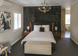 Airport B&B 4