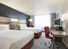 Ramada by Wyndham Beaver Falls 3