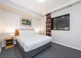 Central East Perth Flat with Pool & Gym Access 4