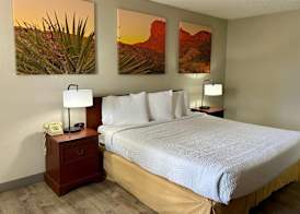 Days Inn by Wyndham Kingman West 5