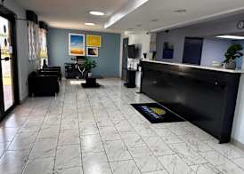 Days Inn by Wyndham Lake City I-10 4