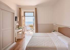 Miramare Hotel 5