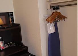 QUALITY INN & SUITES 4