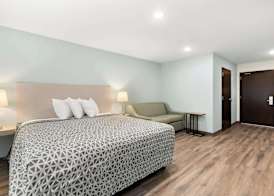WoodSpring Suites Savannah West Chatham Parkway 5