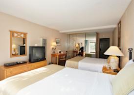 Oceanside Marina Suites - A Waterfront Hotel 3