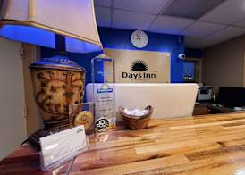 Days Inn by Wyndham Monett 4