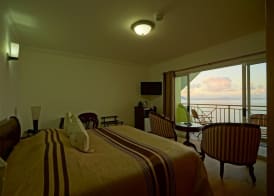 Treasure Cove Hotel & Restaurant 3