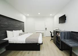 Sapphire Inn & Suites 5