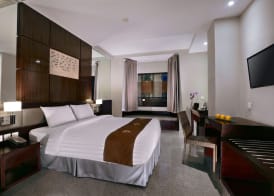 Famous Hotel Kuta Formerly Permata Kuta Hotel 4